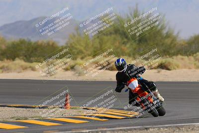 media/Oct-08-2022-SoCal Trackdays (Sat) [[1fc3beec89]]/Turn 10 (945am)/